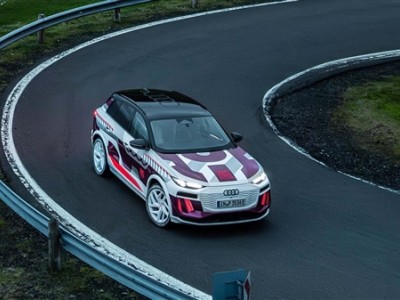 奥迪全新中大型纯电SUV Q6 e-tron亮相 深度解析内饰设计与科技配置