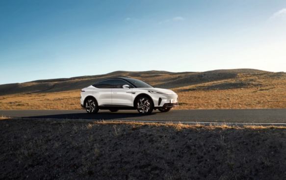 飞凡 R7：新一代轿跑SUV 11月上市，领略未来出行