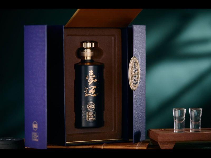品鉴大师揭秘：慧眼识真，轻松辨别白酒真伪