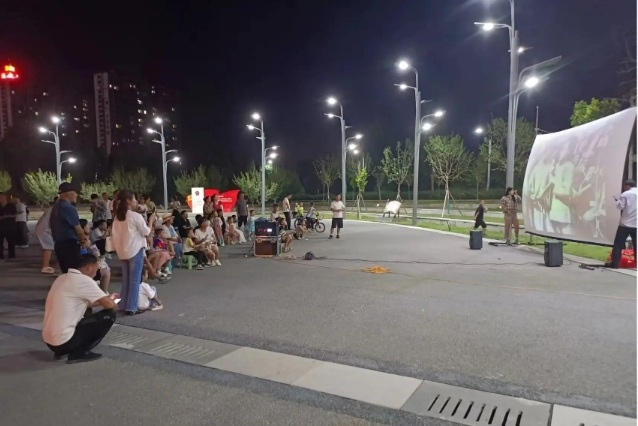 甘肃永靖：公益电影放映 点亮乡村文化夜生活 