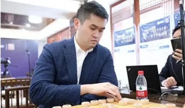 买棋卖棋操纵比赛，“中国象棋第一人”王天一被终身禁赛，撤销所有技术等级称号 