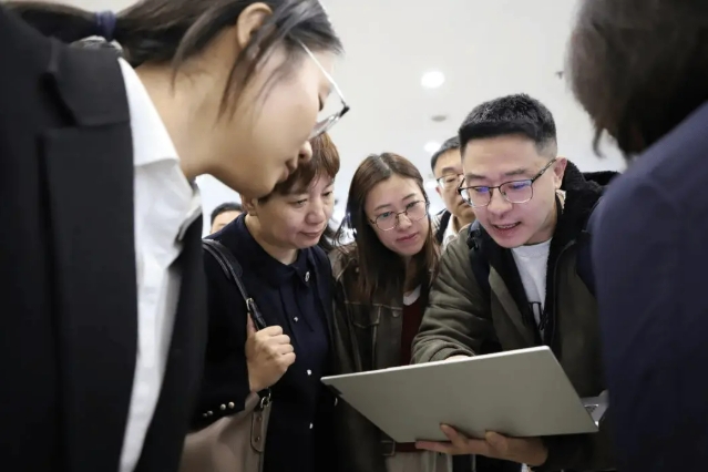 天津银行携十家医疗机构齐聚南开医院探秘商业医疗保险“一站式”结算平台