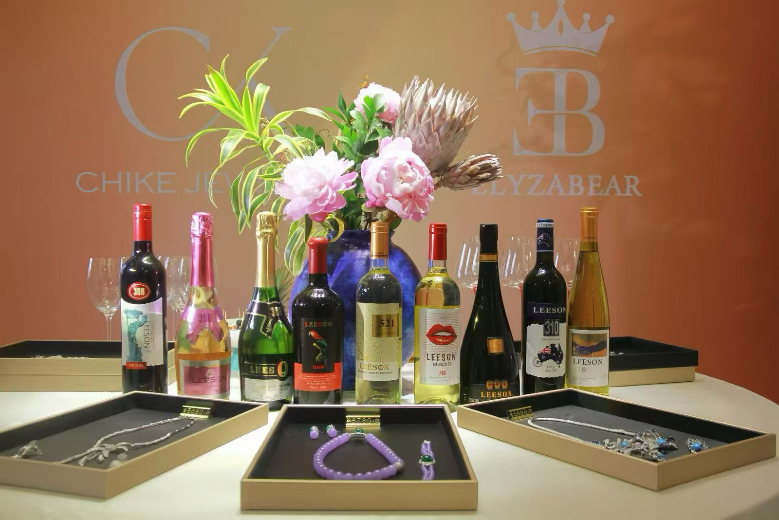 为什么越来越多人送礼、开店、团购，都选雷盛红酒？