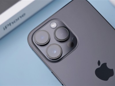 华硕介绍新款 RTX 4080 猫头鹰联名版显卡：兼具性能和安静性
